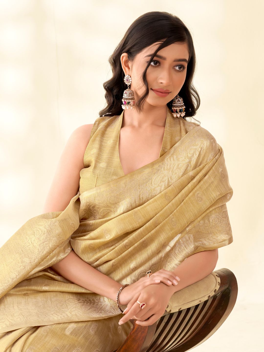 Soft Tissue Linen With Big Jaquard Pallu Handloom Silk Saree
