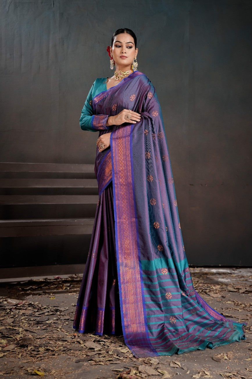 Soft Silk Chitt Pallue With Contrast Blouse Weaving Saree