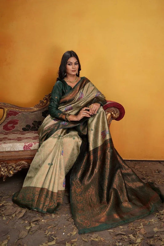 Kanjeevaram Silk Rich Pallue With Contrast Blouse Weaving Silk Saree - EZBER