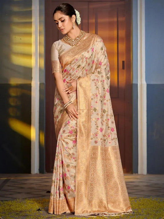 white-banarasi-silk-saree-with-blouse-piece-7195265_fb1cfcbf-cc84-45b9-99a5-d782fa827f67 - EZBER