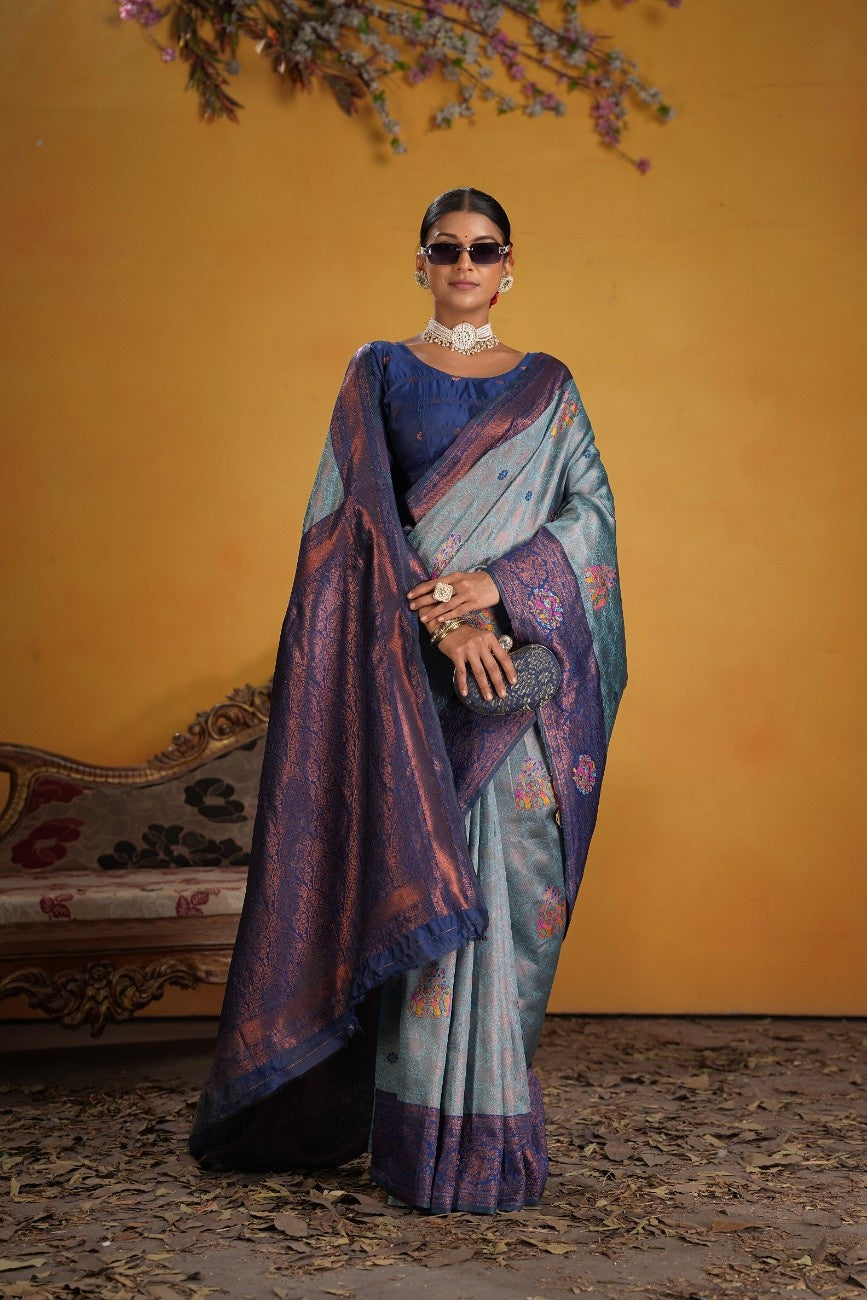 Kanjeevaram Silk Rich Pallue With Contrast Blouse Weaving Silk Saree