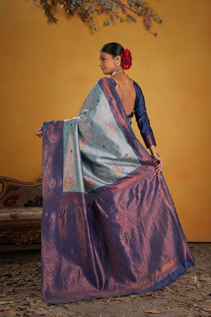 Kanjeevaram Silk Rich Pallue With Contrast Blouse Weaving Silk Saree