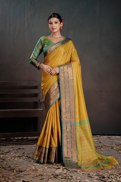 Soft Silk Chitt Pallue With Contrast Blouse Weaving Saree