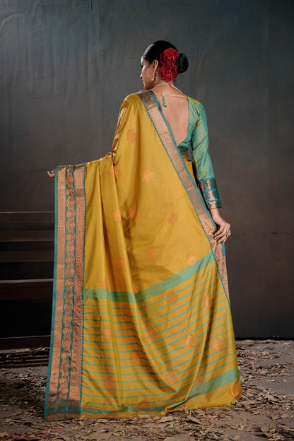 Soft Silk Chitt Pallue With Contrast Blouse Weaving Saree