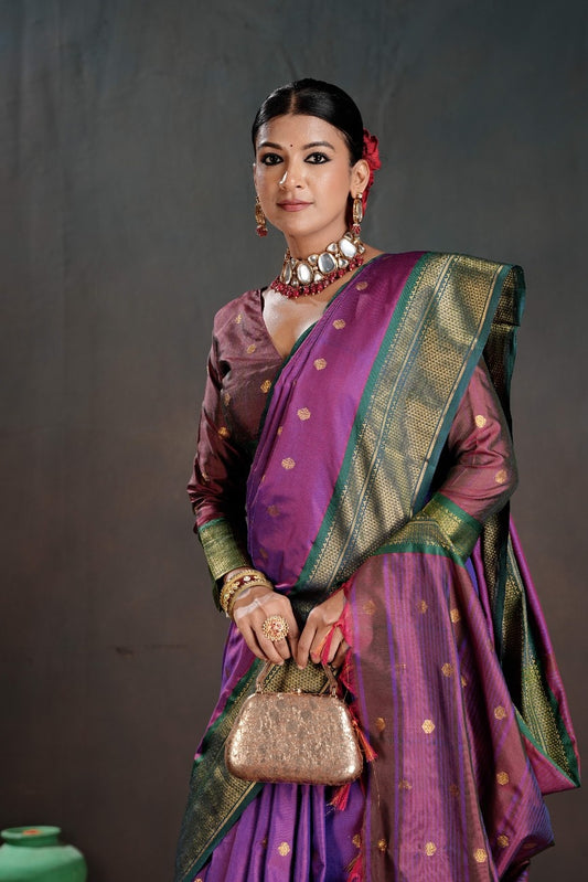 Soft Silk Chitt Pallue With Contrast Blouse Weaving Saree