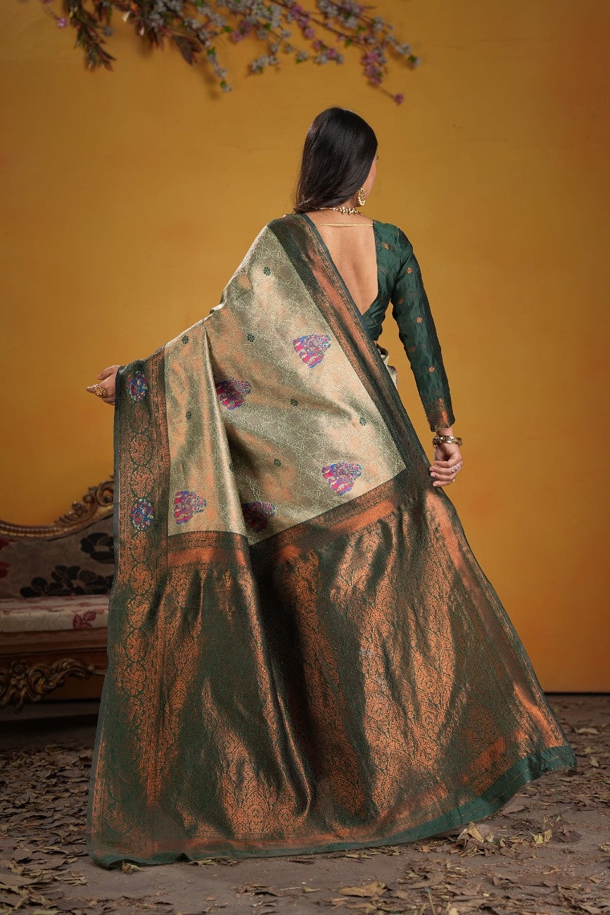 Kanjeevaram Silk Rich Pallue With Contrast Blouse Weaving Silk Saree