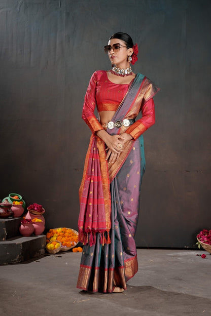 Soft Silk Chitt Pallue With Contrast Blouse Weaving Saree