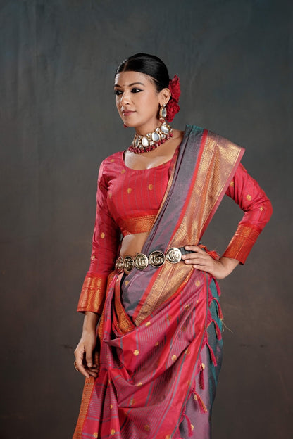 Soft Silk Chitt Pallue With Contrast Blouse Weaving Saree