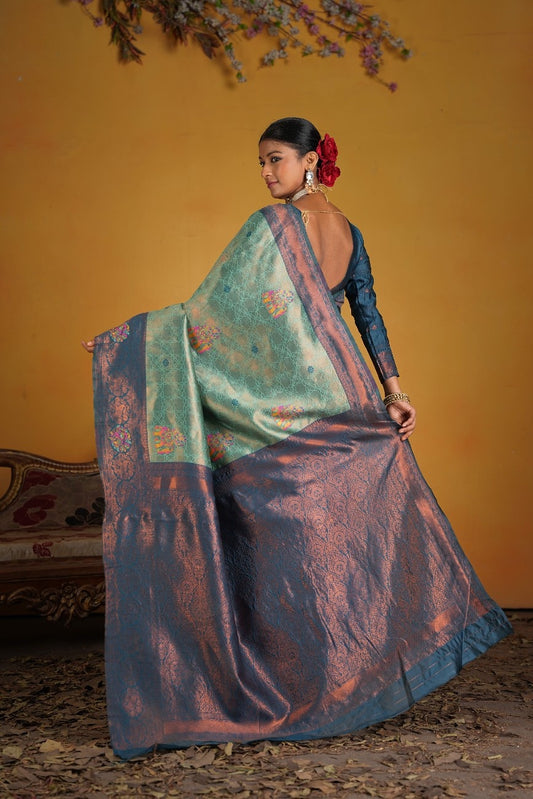 Kanjeevaram Silk Rich Pallue With Contrast Blouse Weaving Silk Saree