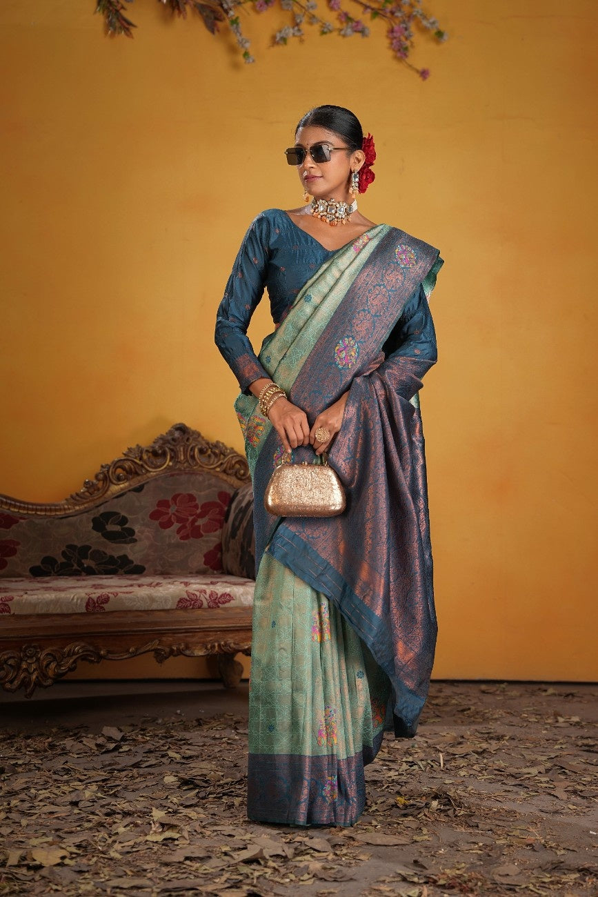 Kanjeevaram Silk Rich Pallue With Contrast Blouse Weaving Silk Saree