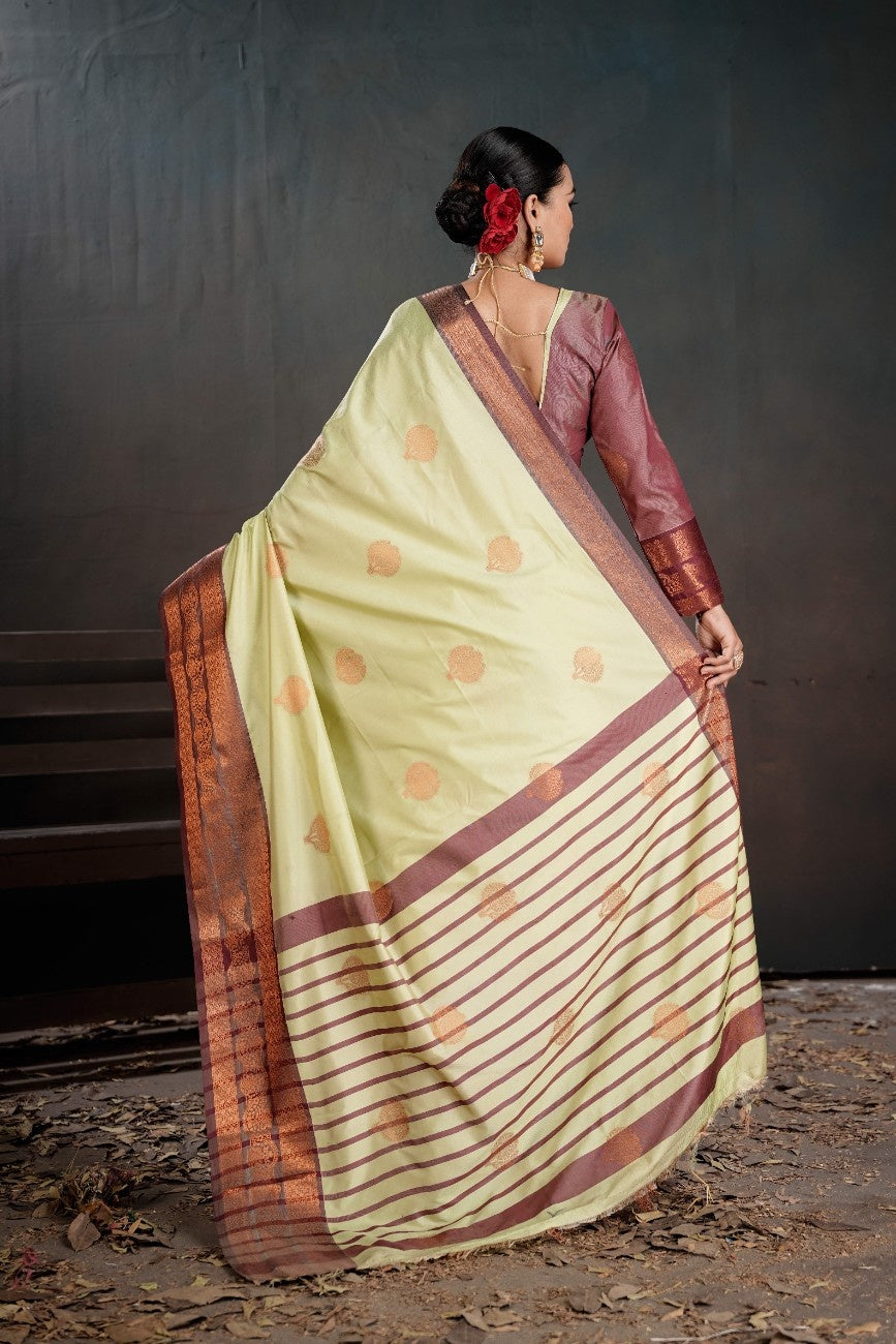Soft Silk Chitt Pallue With Contrast Blouse Weaving Saree