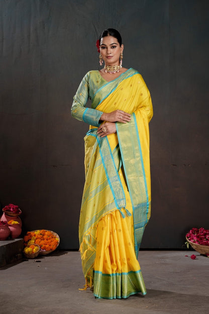 Soft Silk Chitt Pallue With Contrast Blouse Weaving Saree