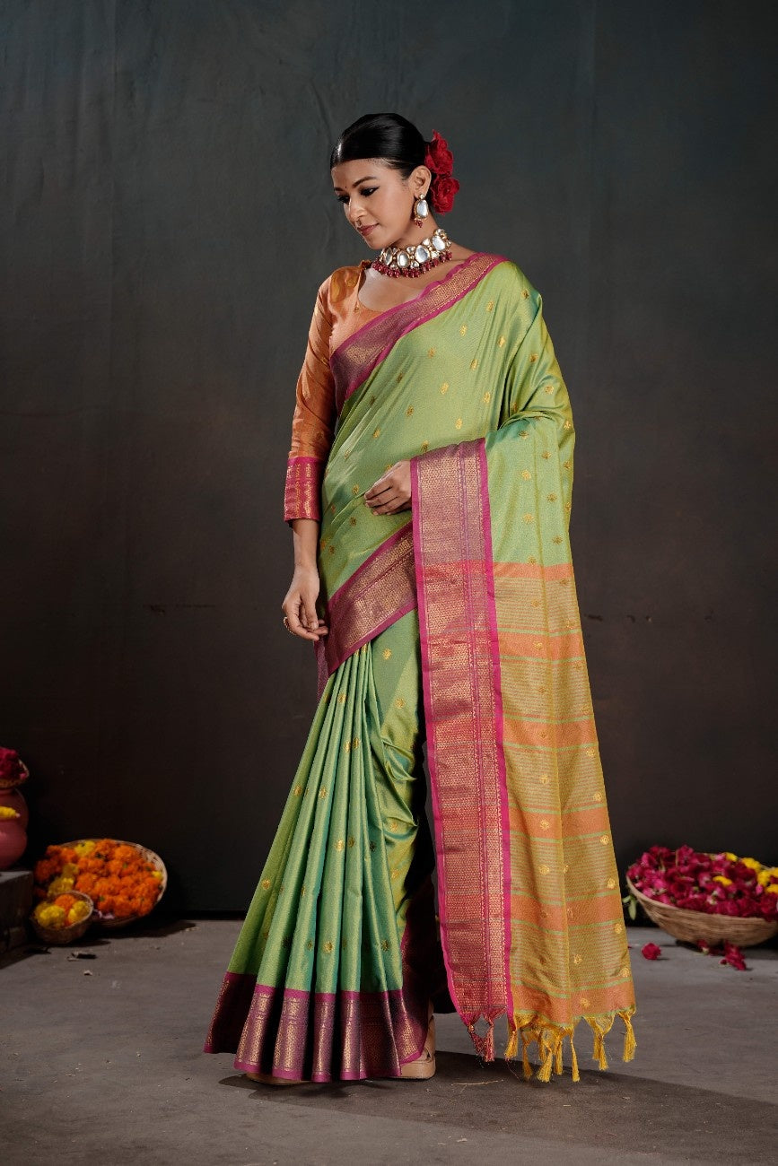 Soft Silk Chitt Pallue With Contrast Blouse Weaving Saree