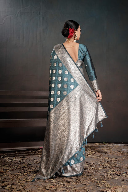 Soft Silk Chitt Pallue With Blouse Weaving Silk Saree
