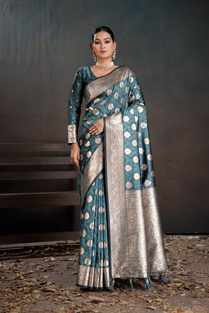 Soft Silk Chitt Pallue With Blouse Weaving Silk Saree