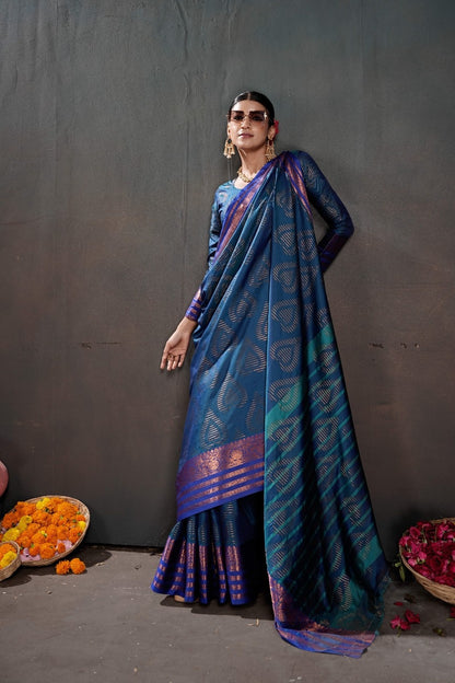 Soft Silk Chitt Pallue With Contrast Blouse Weaving Saree