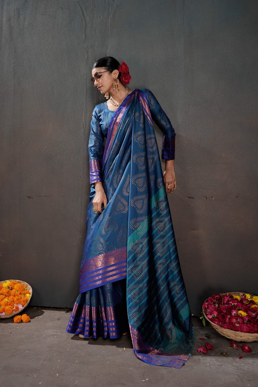 Soft Silk Chitt Pallue With Contrast Blouse Weaving Saree
