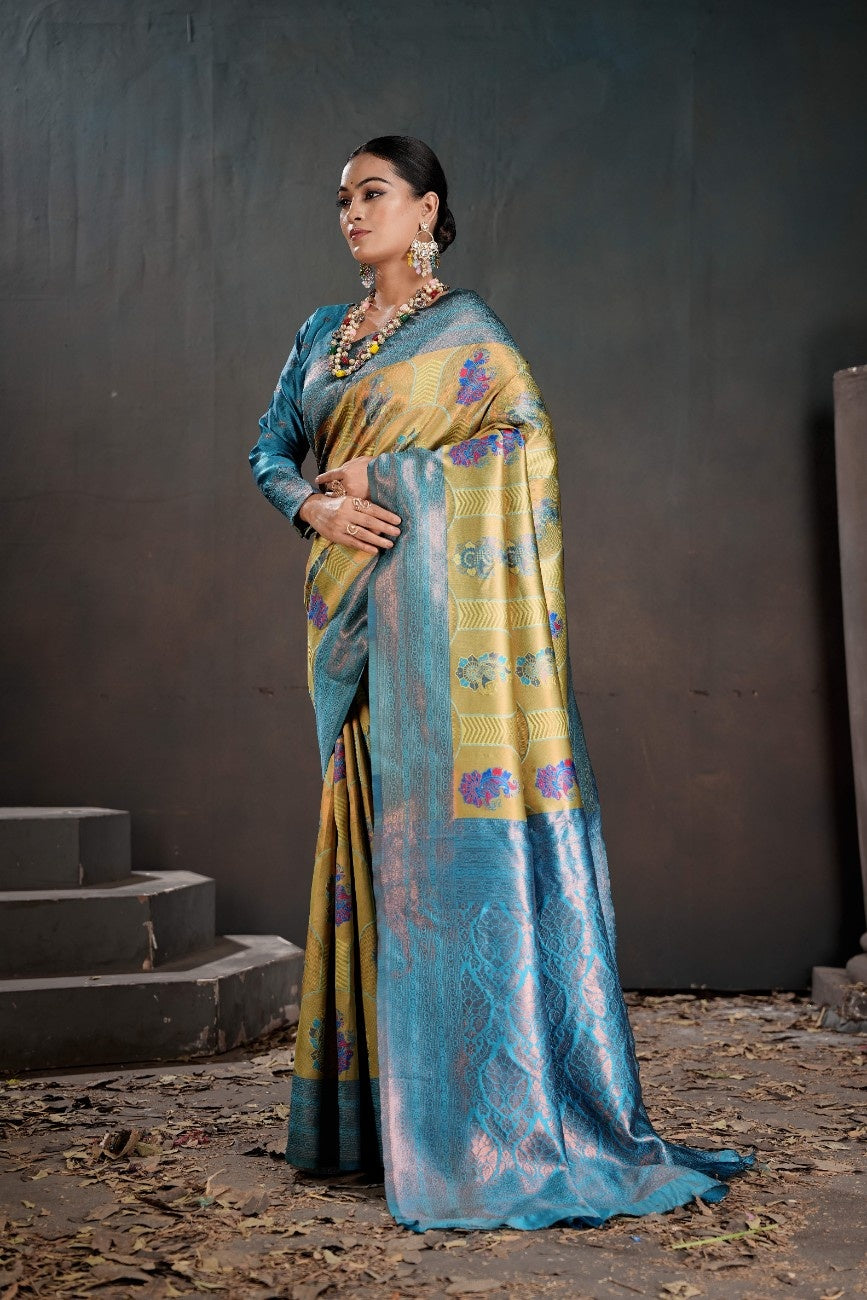 Kanjeevaram Silk Rich Pallue With Contrast Blouse Weaving Silk Saree