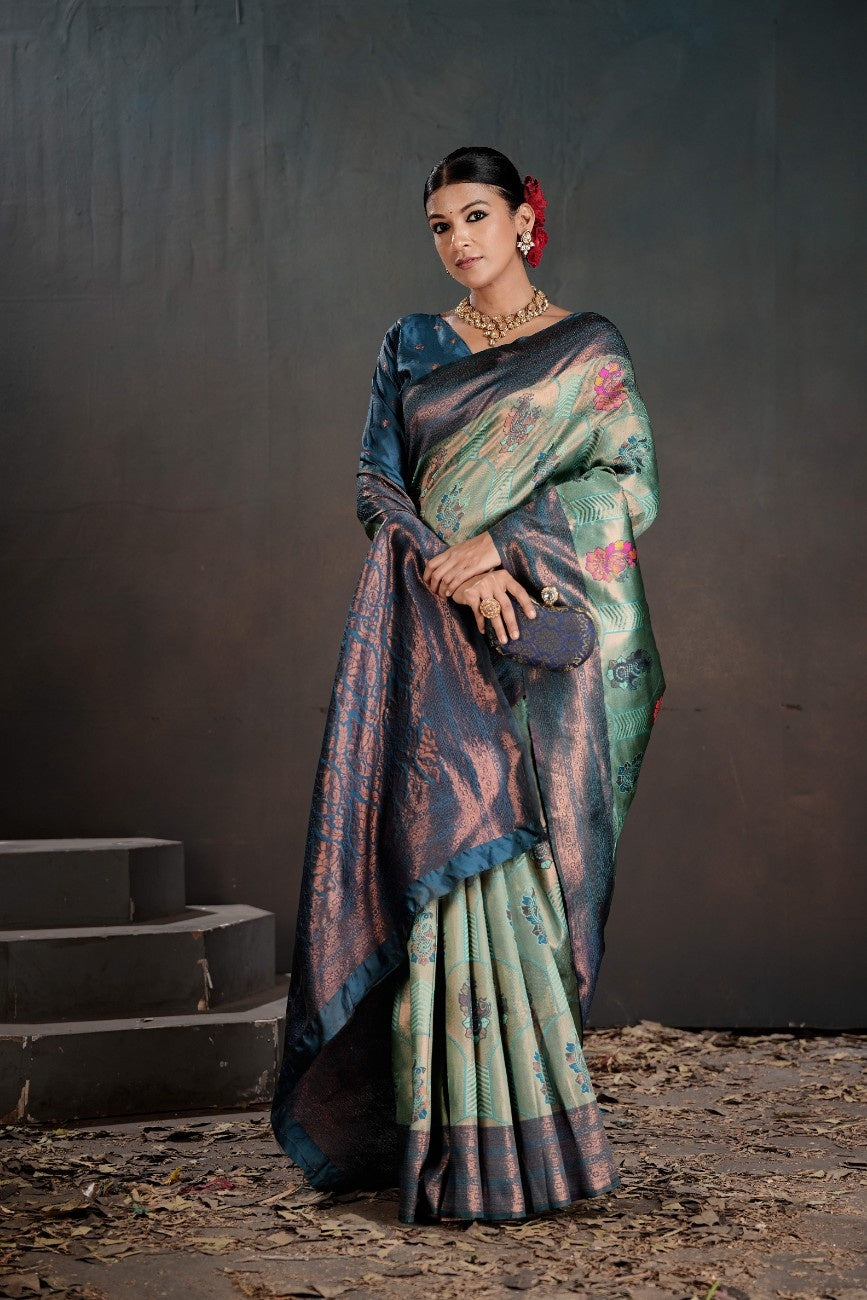 Kanjeevaram Silk Rich Pallue With Contrast Blouse Weaving Silk Saree