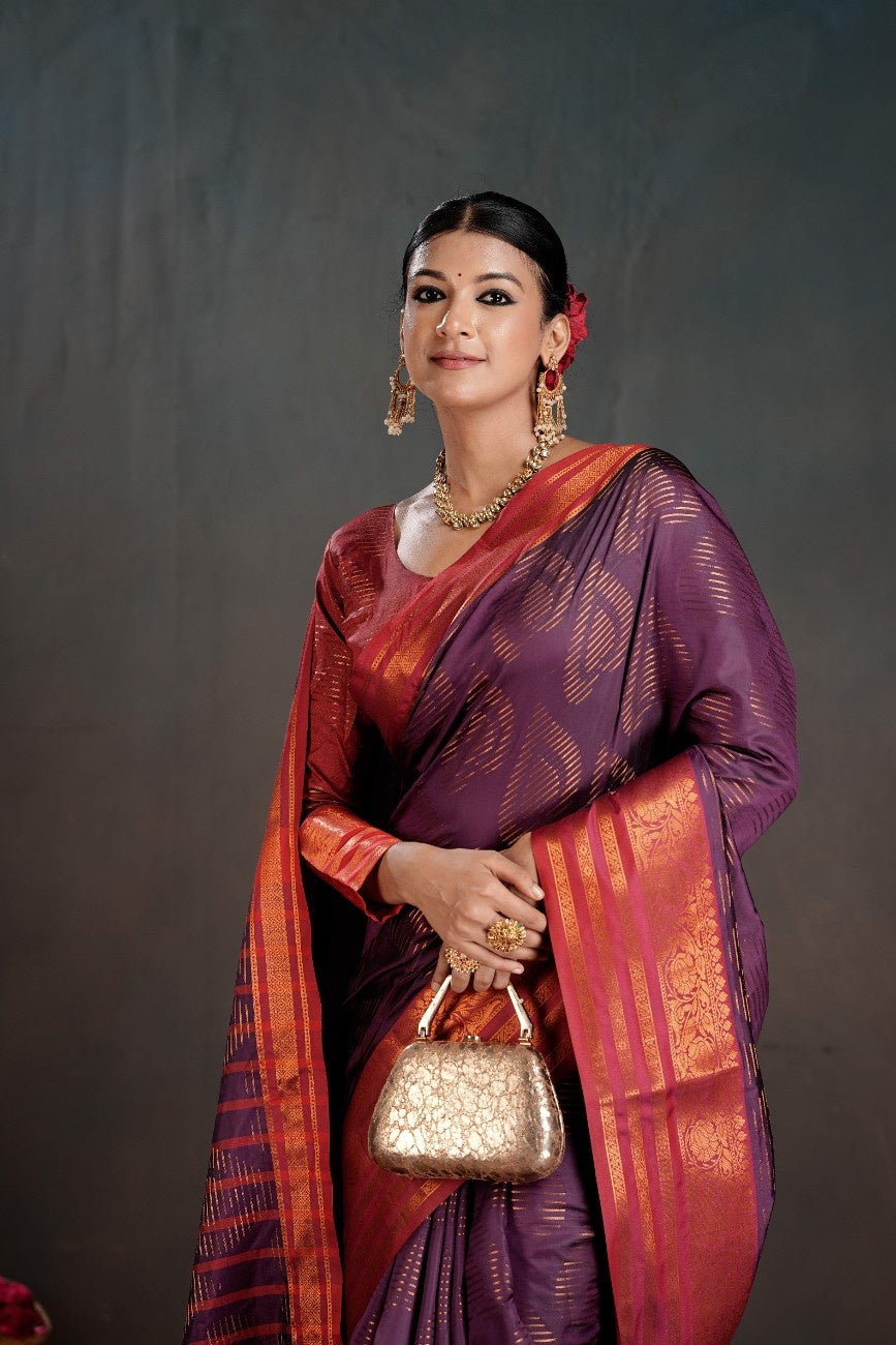 Soft Silk Chitt Pallue With Contrast Blouse Weaving Saree