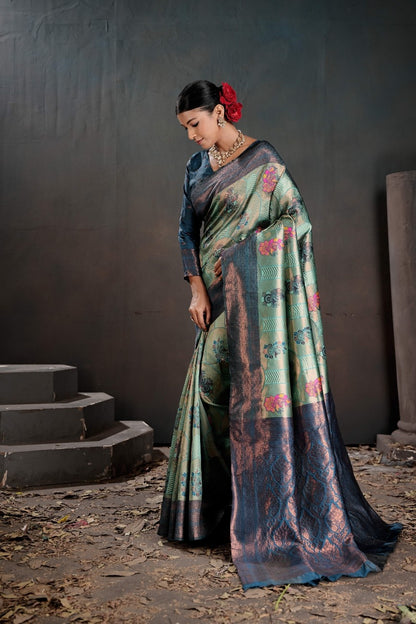 Kanjeevaram Silk Rich Pallue With Contrast Blouse Weaving Silk Saree