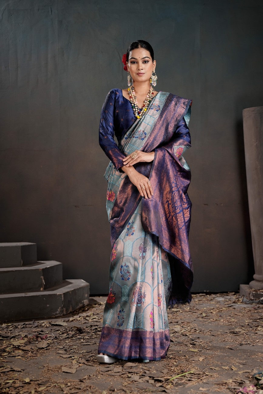 Kanjeevaram Silk Rich Pallue With Contrast Blouse Weaving Silk Saree