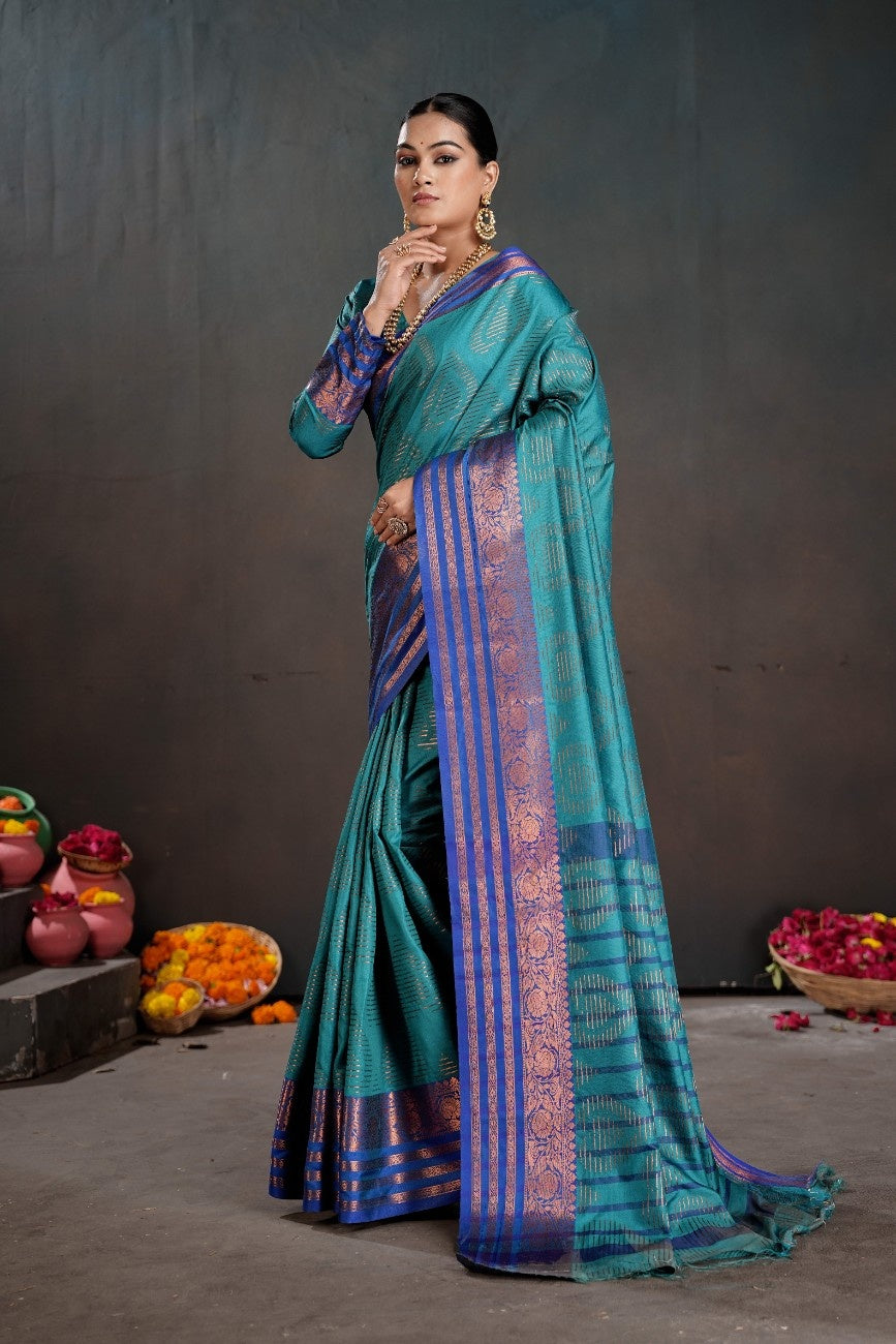 Soft Silk Chitt Pallue With Contrast Blouse Weaving Saree
