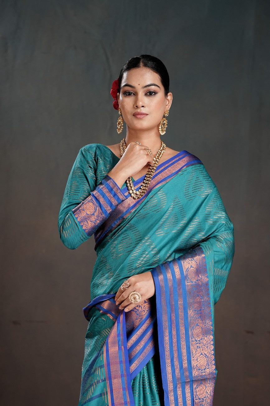 Soft Silk Chitt Pallue With Contrast Blouse Weaving Saree