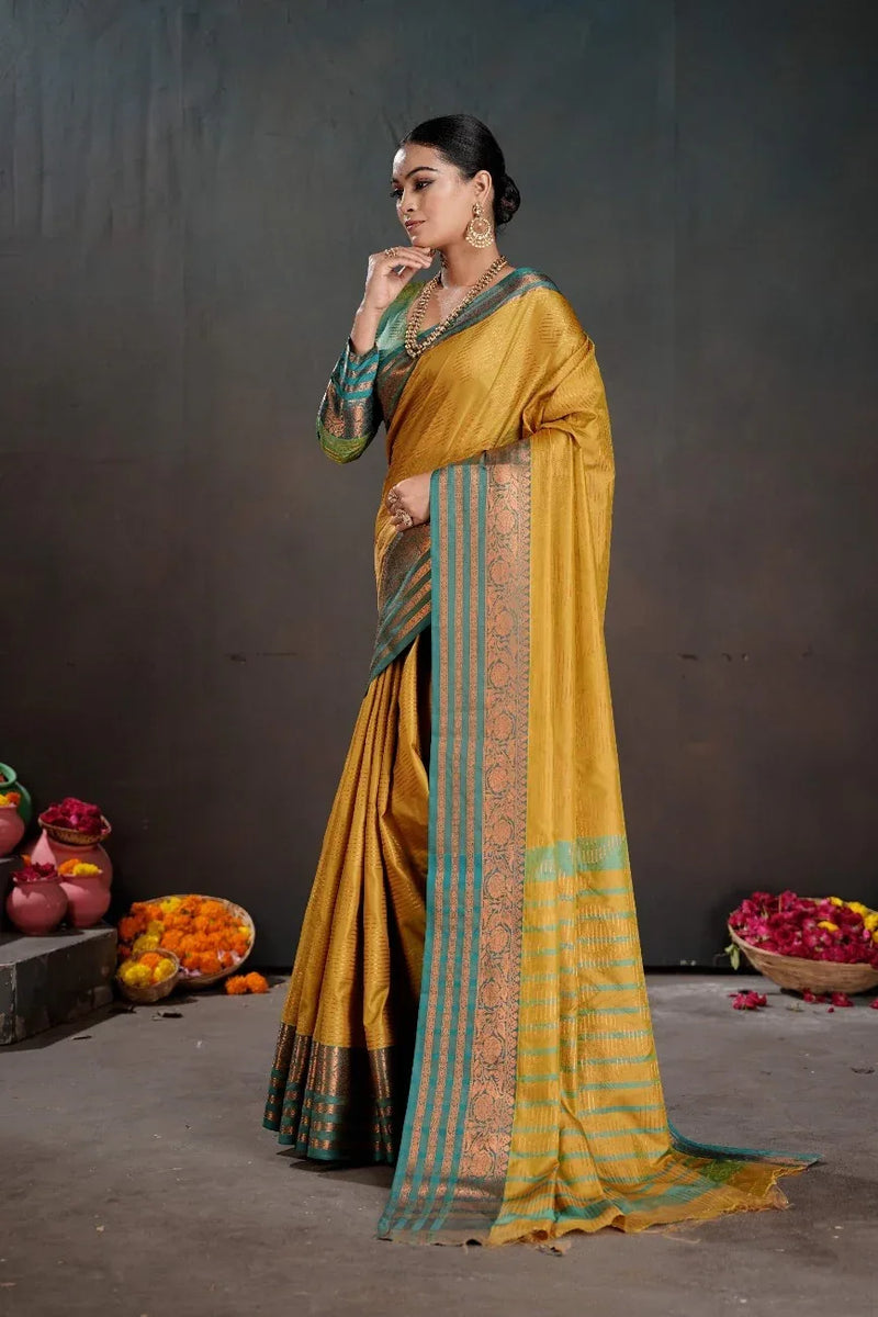 Soft Silk Chitt Pallue With Contrast Blouse Weaving Saree - EZBER