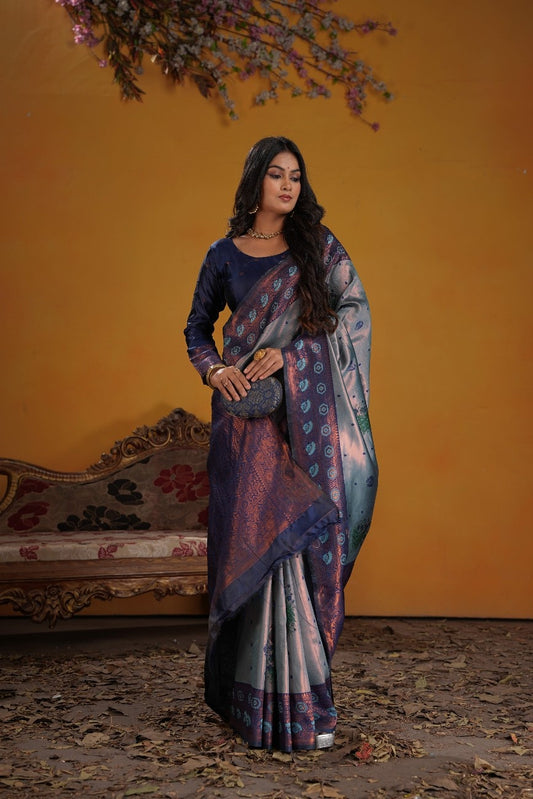 Kanjeevaram Silk Rich Pallue With Contrast Blouse Weaving Silk Saree