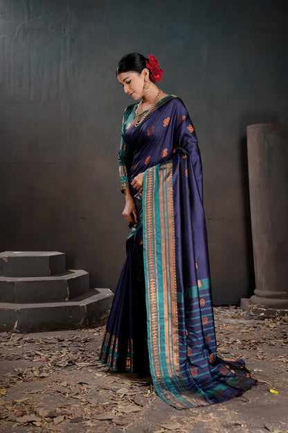 Soft Silk Chitt Pallue With Contrast Blouse Weaving Saree