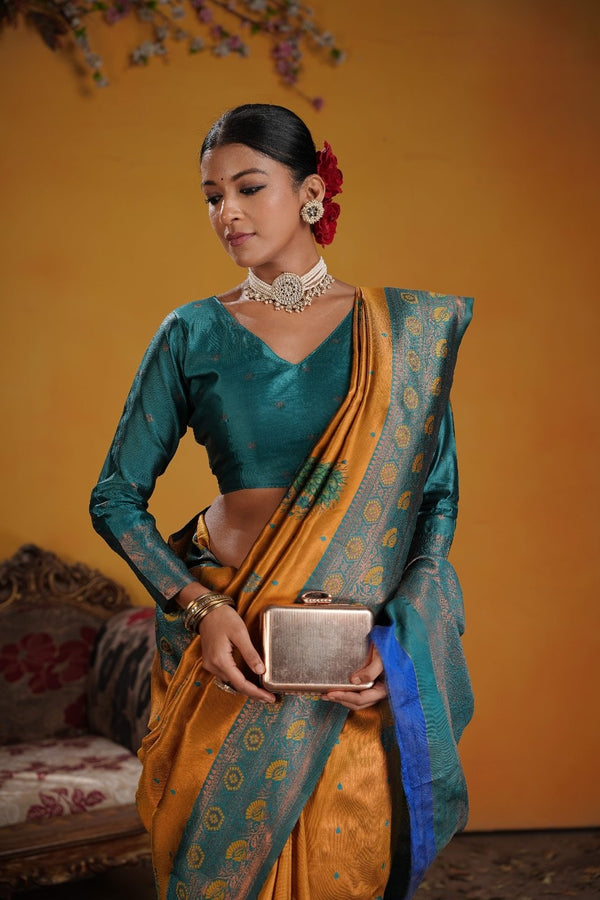 Kanjeevaram Silk Rich Pallue With Contrast Blouse Weaving Silk Saree