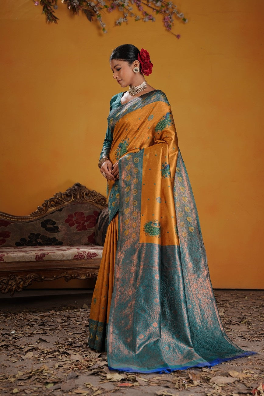 Kanjeevaram Silk Rich Pallue With Contrast Blouse Weaving Silk Saree
