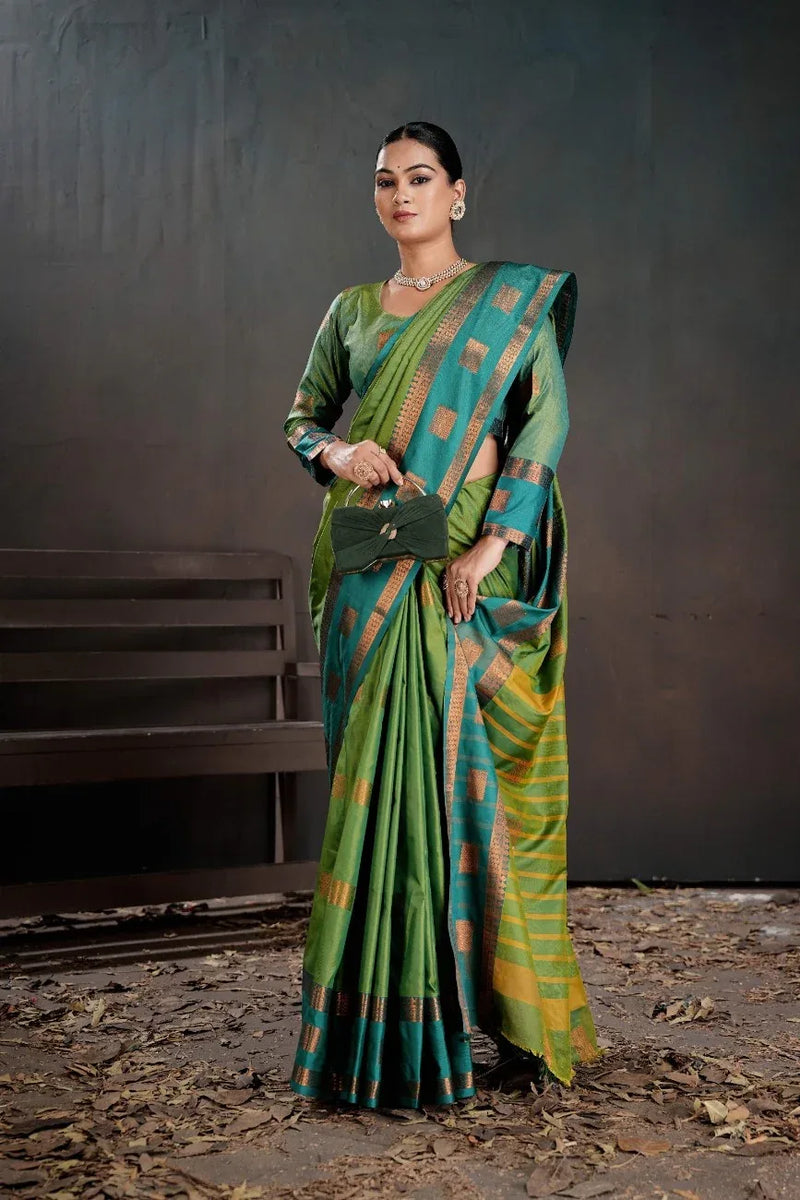 Soft Silk Chitt Pallue With Contrast Blouse Weaving Saree - EZBER