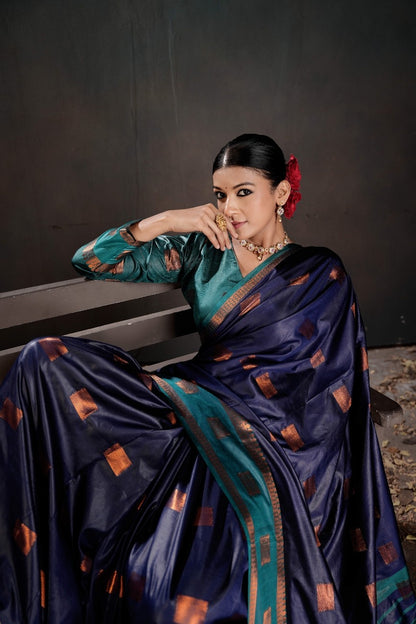 Soft Silk Chitt Pallue With Contrast Blouse Weaving Saree