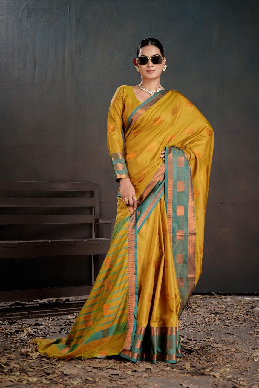 Soft Silk Chitt Pallue With Contrast Blouse Weaving Saree