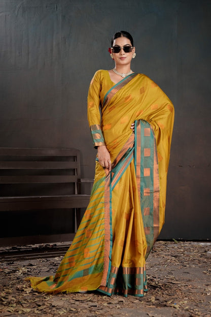 Soft Silk Chitt Pallue With Contrast Blouse Weaving Saree