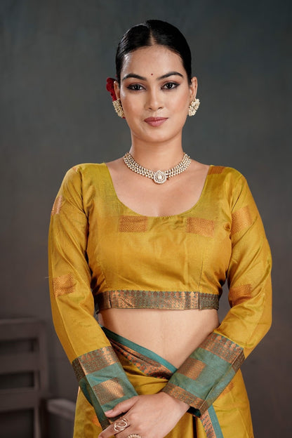 Soft Silk Chitt Pallue With Contrast Blouse Weaving Saree