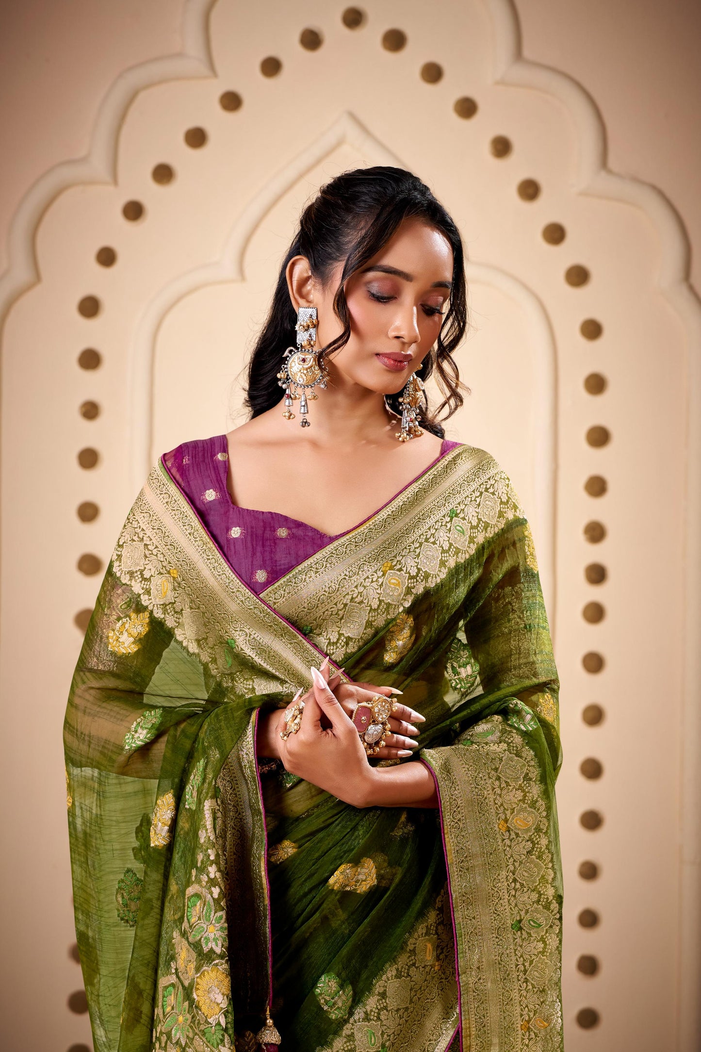 Jimmy Chu Woven Design Butta Work Weaving Handloom Saree With Blouse Piece