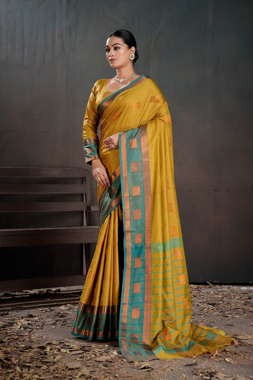 Soft Silk Chitt Pallue With Contrast Blouse Weaving Saree