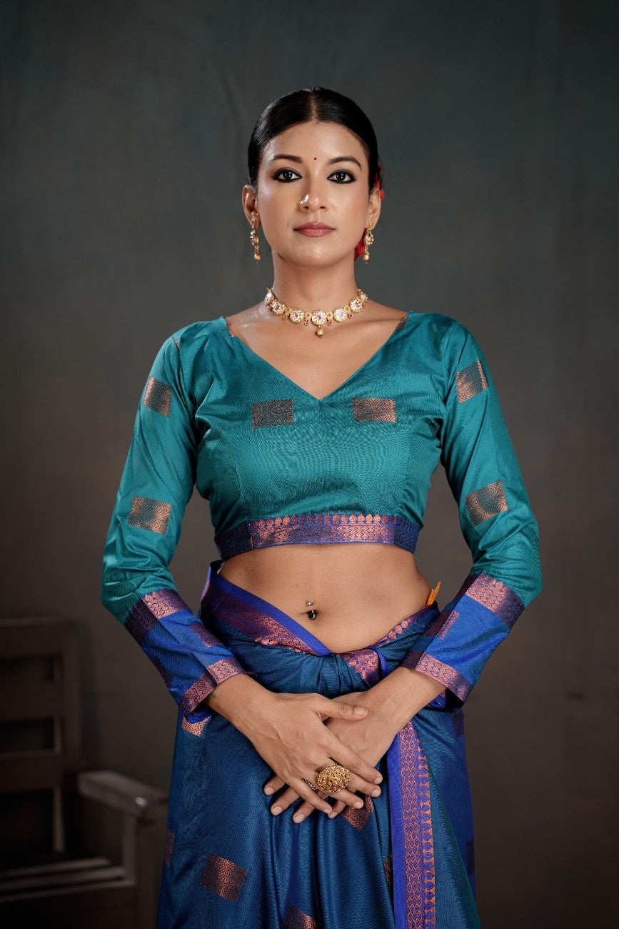 Soft Silk Chitt Pallue With Contrast Blouse Weaving Saree