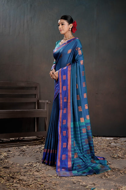 Soft Silk Chitt Pallue With Contrast Blouse Weaving Saree