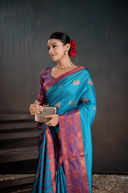 Soft Silk Chitt Pallue With Contrast Blouse Weaving Saree