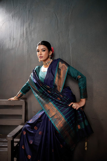 Soft Silk Chitt Pallue With Contrast Blouse Weaving Saree