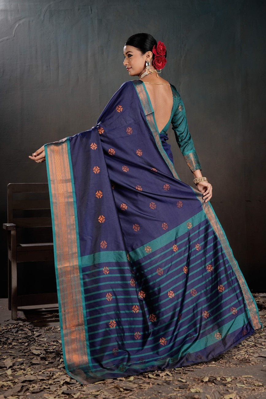 Soft Silk Chitt Pallue With Contrast Blouse Weaving Saree