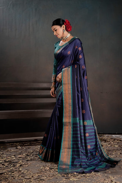 Soft Silk Chitt Pallue With Contrast Blouse Weaving Saree