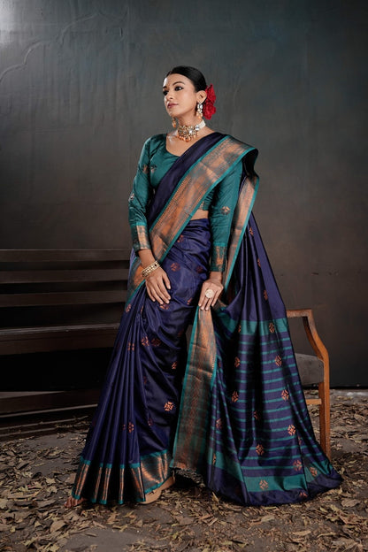 Soft Silk Chitt Pallue With Contrast Blouse Weaving Saree