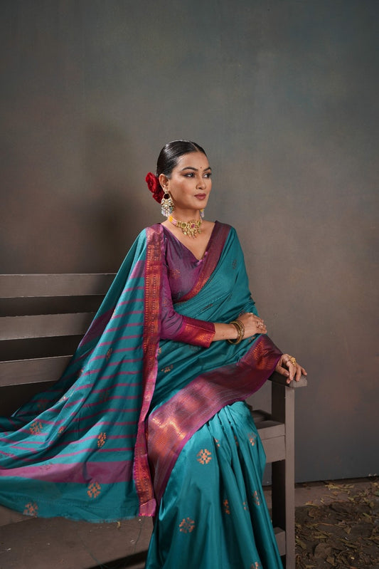 Soft Silk Chitt Pallue With Contrast Blouse Weaving Saree