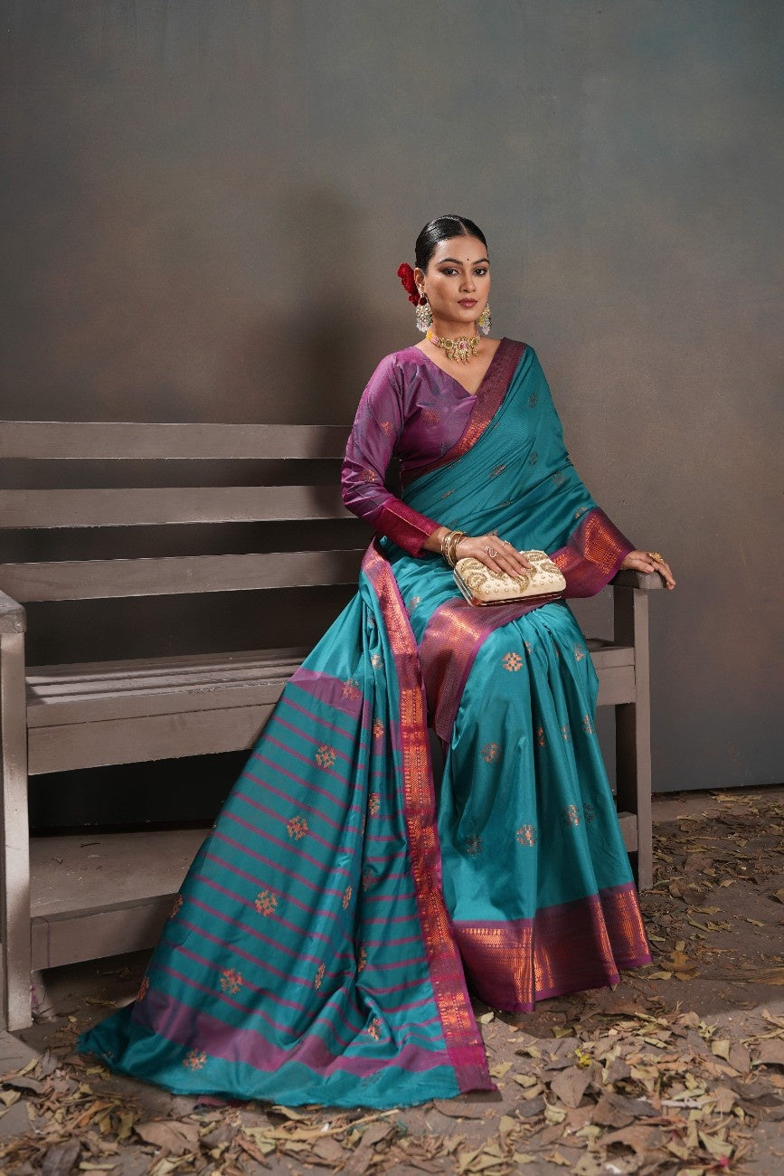 Soft Silk Chitt Pallue With Contrast Blouse Weaving Saree