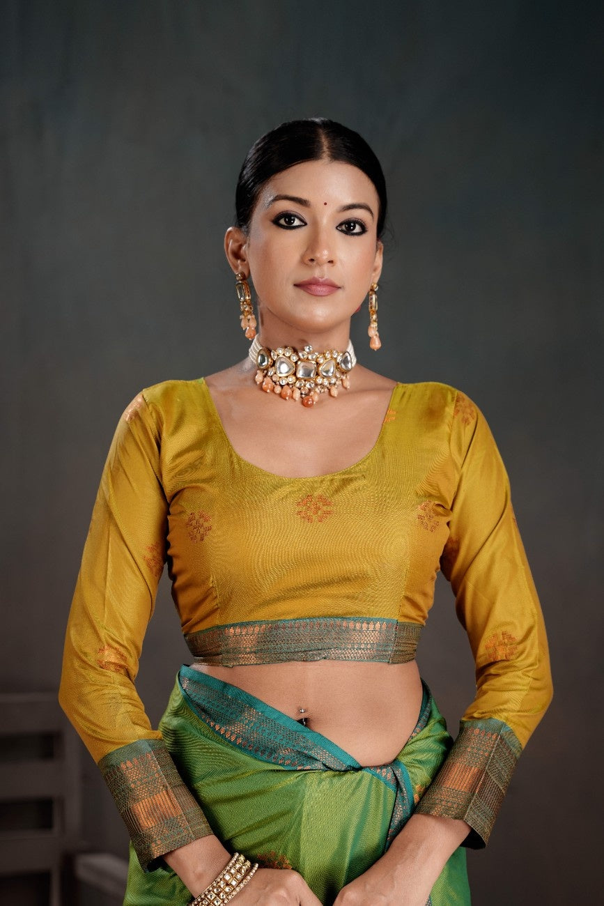 Soft Silk Chitt Pallue With Contrast Blouse Weaving Saree